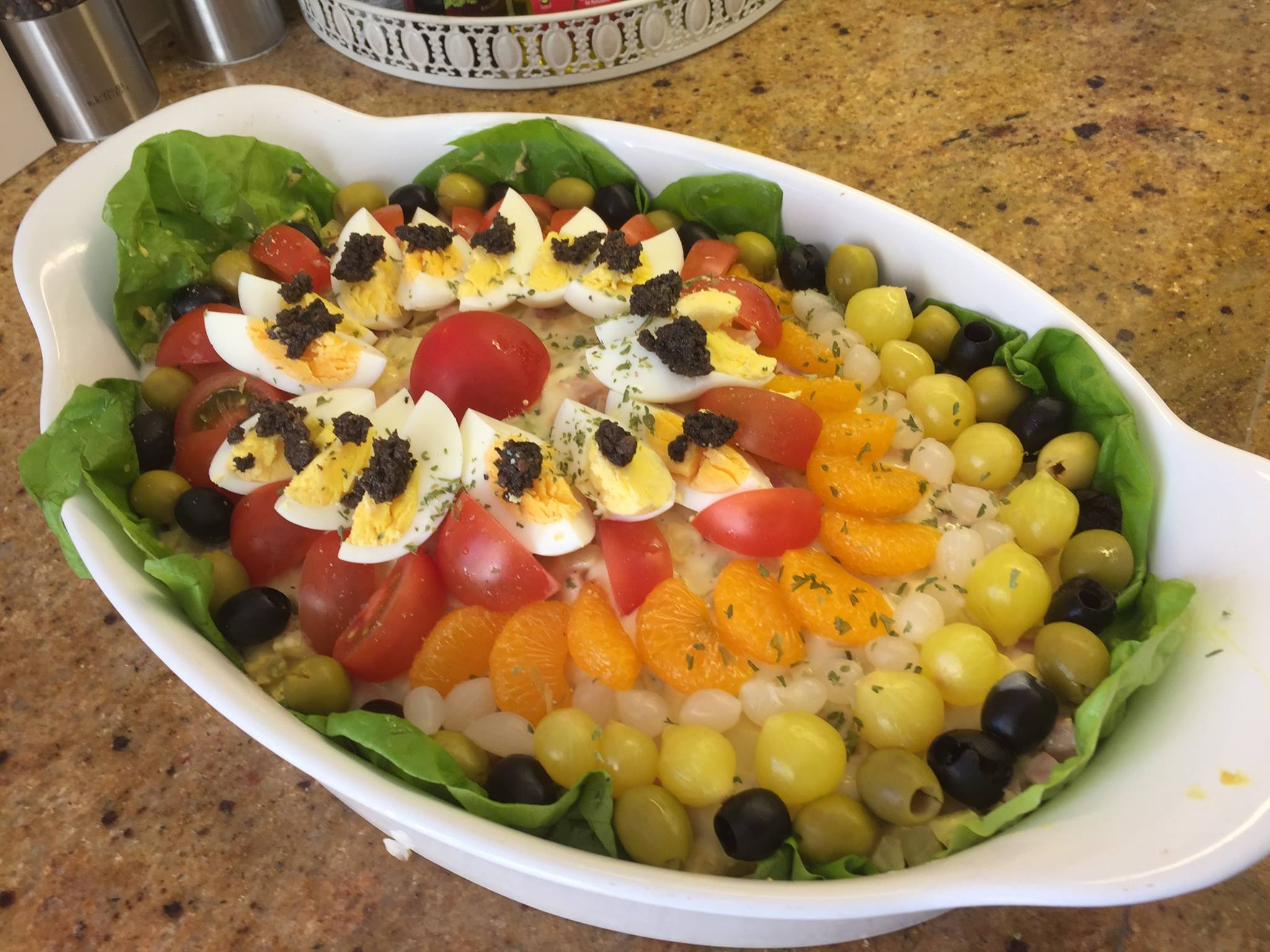 Echte zelfgemaakte HUZARENSALADE Echte zelfgemaakte HUZARENSALADE