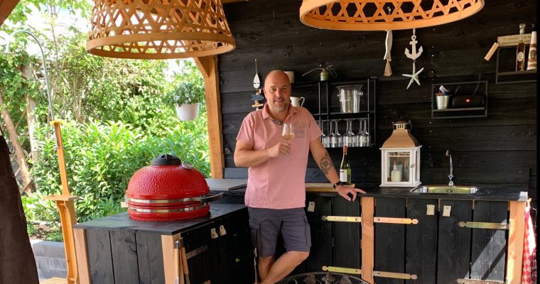 SMUGGLERS BUITENKEUKEN (ZELFBOUW)